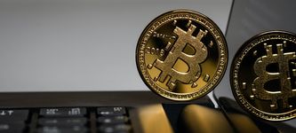 Bitcoin price has crashed. 4 reasons to buy the dip