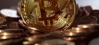 Bitcoin Briefly Plummets To $8000 In Extremely Volatile Market