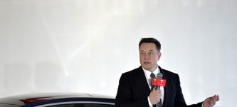 Elon Musk Changes Twitter Profile Picture to Bored Ape NFTs