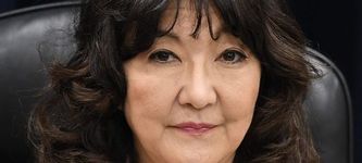 Japan’s Finance Minister Backs Crypto Integration on Stock Exchanges