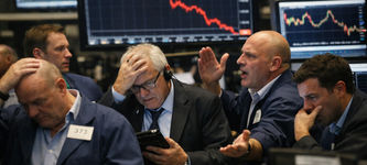 Gold Price Crash Accelerates as SPDR GLD ETF Outflows Jump: What Next?