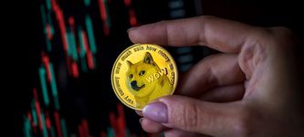 Dogecoin and dogwifhat Struggle as Traders Shift Attention to Bitbot