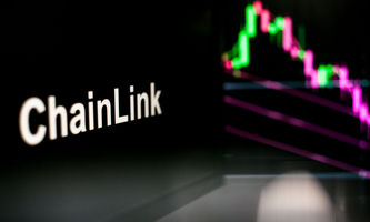 LINK Price Crashes as Chainlink Whales Dump, Exchange Reserves Dip