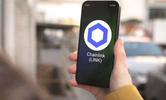 Chainlink Price Stuck at $13 as Analysts Warn of Imminent Move