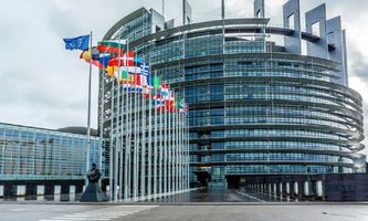 EU Weighs Full Crypto Transaction Ban With Russian Entities