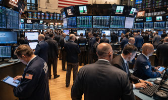 VOO ETF Nears $1 Trillion AUM as Wall Street Pros Boost S&P 500 Forecast