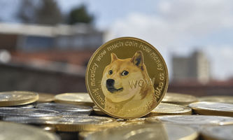 Dogecoin Price at Risk as a Risky Multi-Year Pattern Slowly Forms