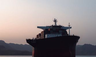 Shipping Companies Receive Crypto Scam Messages Near Hormuz