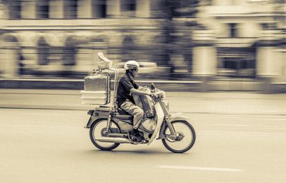 Starting a small delivery business: Advantages and disadvantages