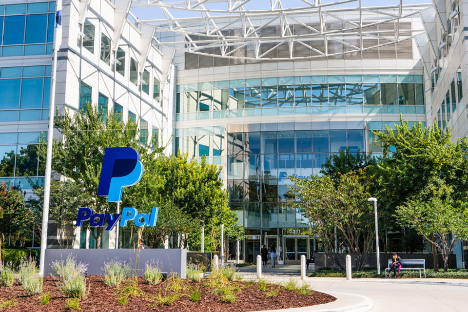 PayPal stock price has crashed by 40%. Time to buy the dip?