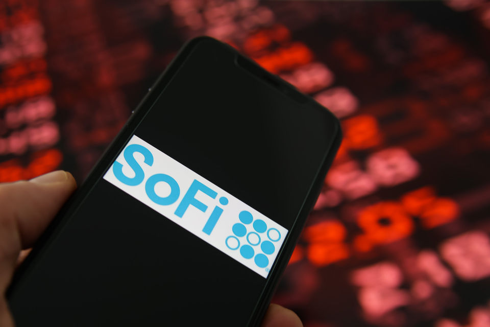 SoFi stock price prediction: Down but not out