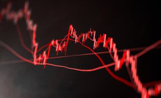 Cryptos’ Market Cap Falls Below $1 Trillion, Binance Suspends BTC Withdrawals
